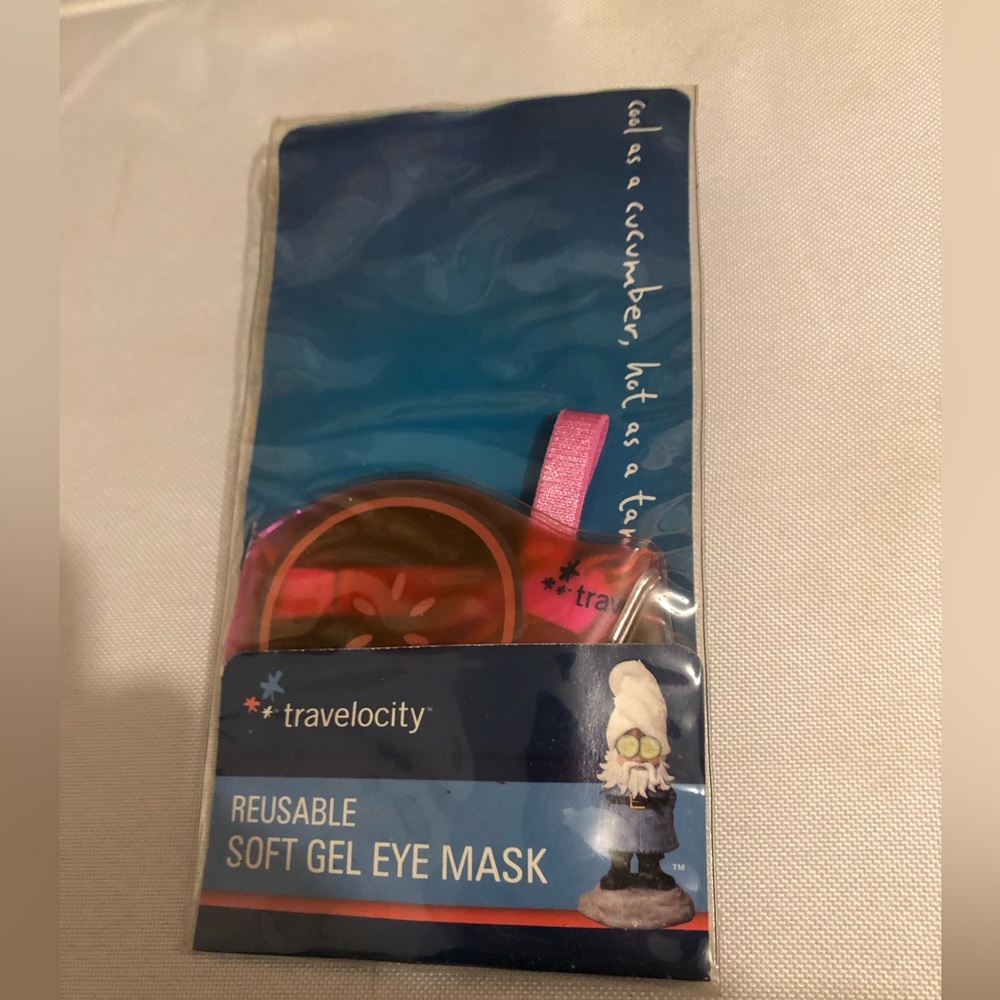 Travelocity Reusable Soft Gel Eye Mask - 863 $8 or 🦋